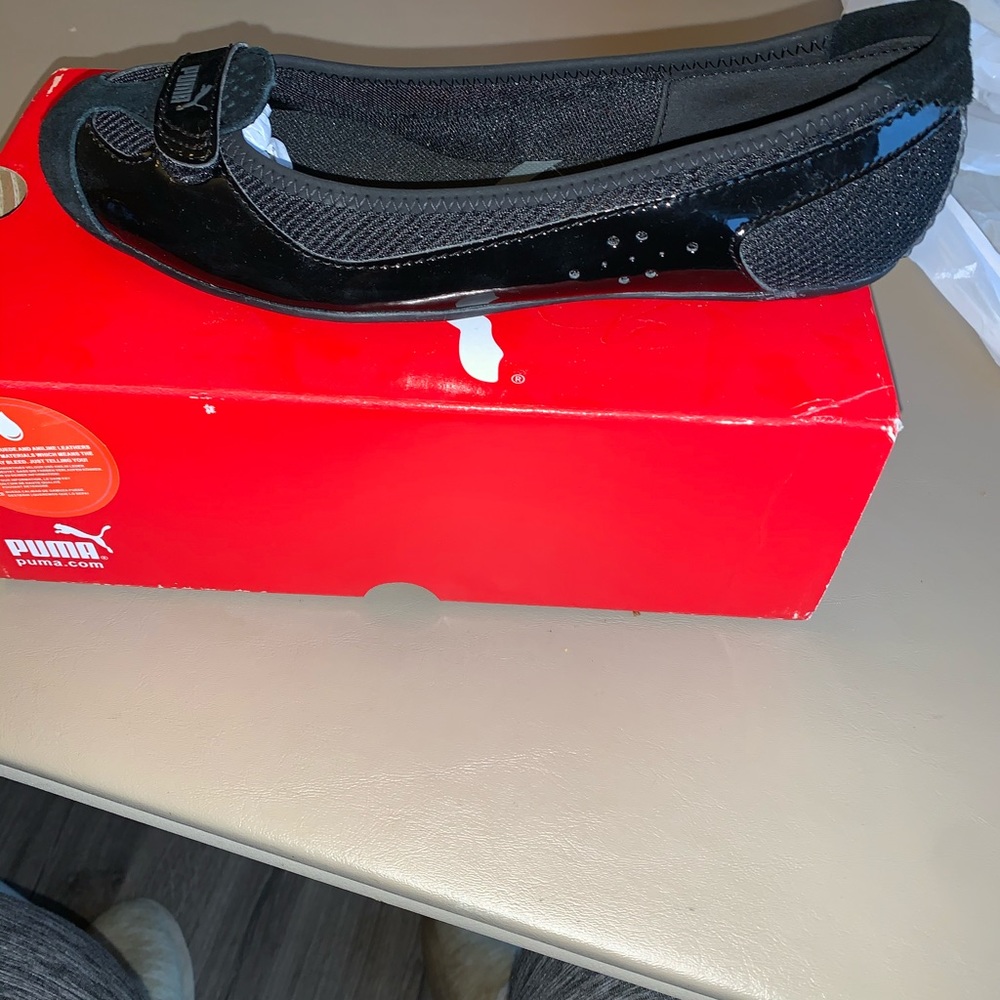 Black dress shoes